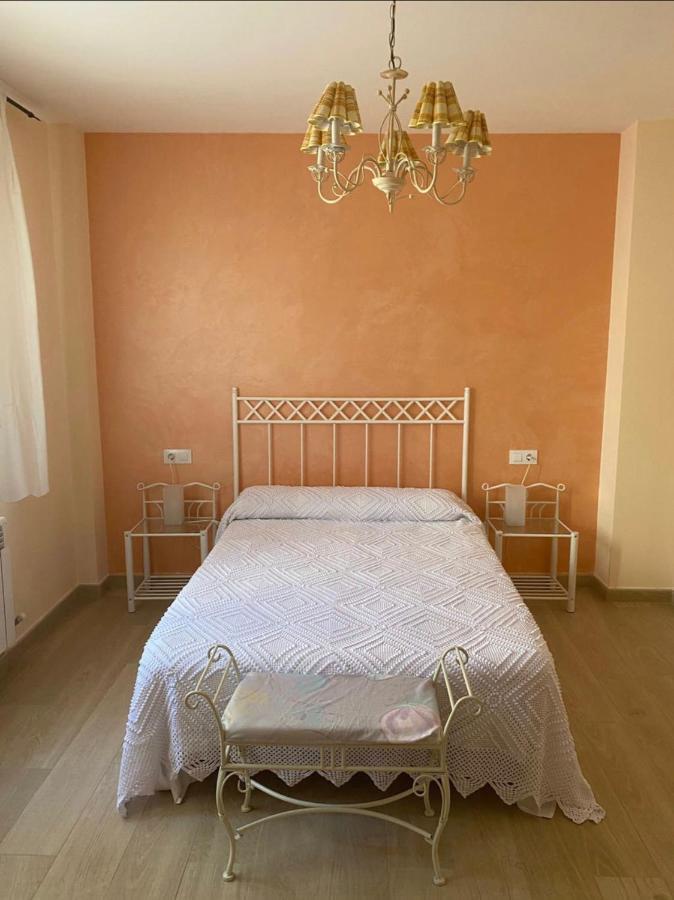 Hostal Sara Villafeliche Extérieur photo
